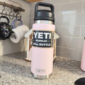 YETI Rambler 26oz Bottle - Pink